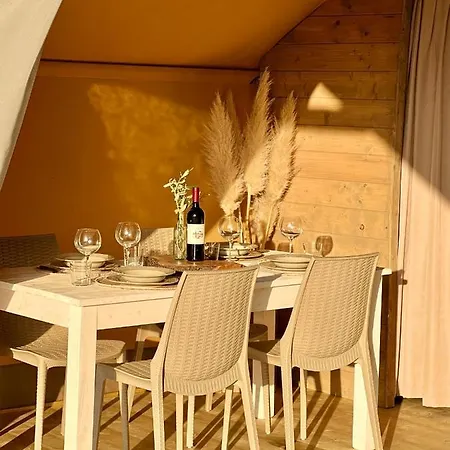 Luxe tent Glamping Grancia *